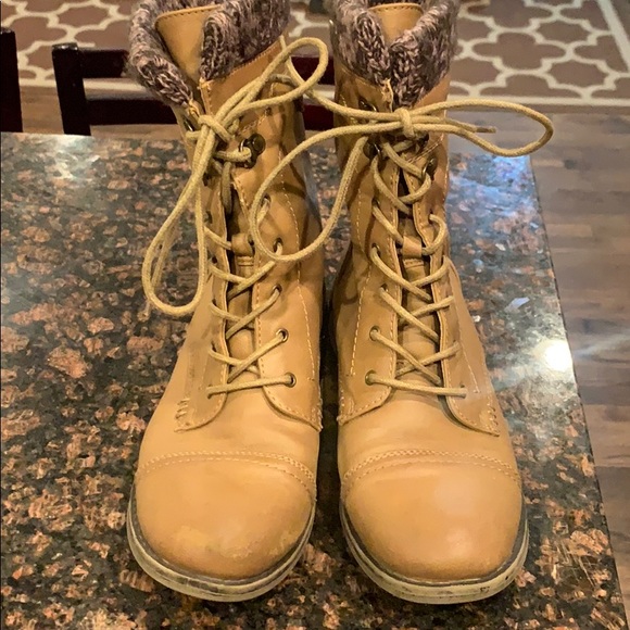 Brown lace-up boots size 9 - Picture 3 of 5